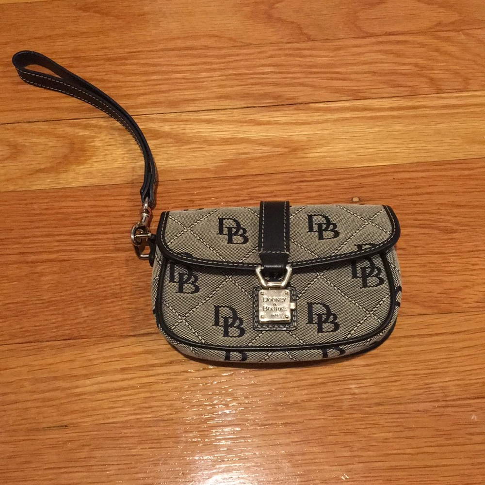 Dooney & Bourqe Wristlet